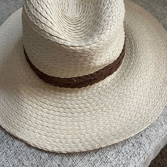 Hat - Picture 4 of 5